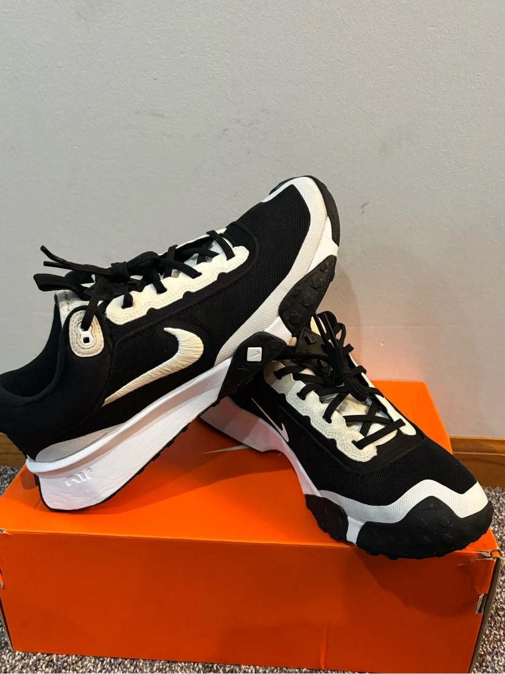 Nike Air Diamond Varsity Turf Black and White Mens Baseball Turf Shoe